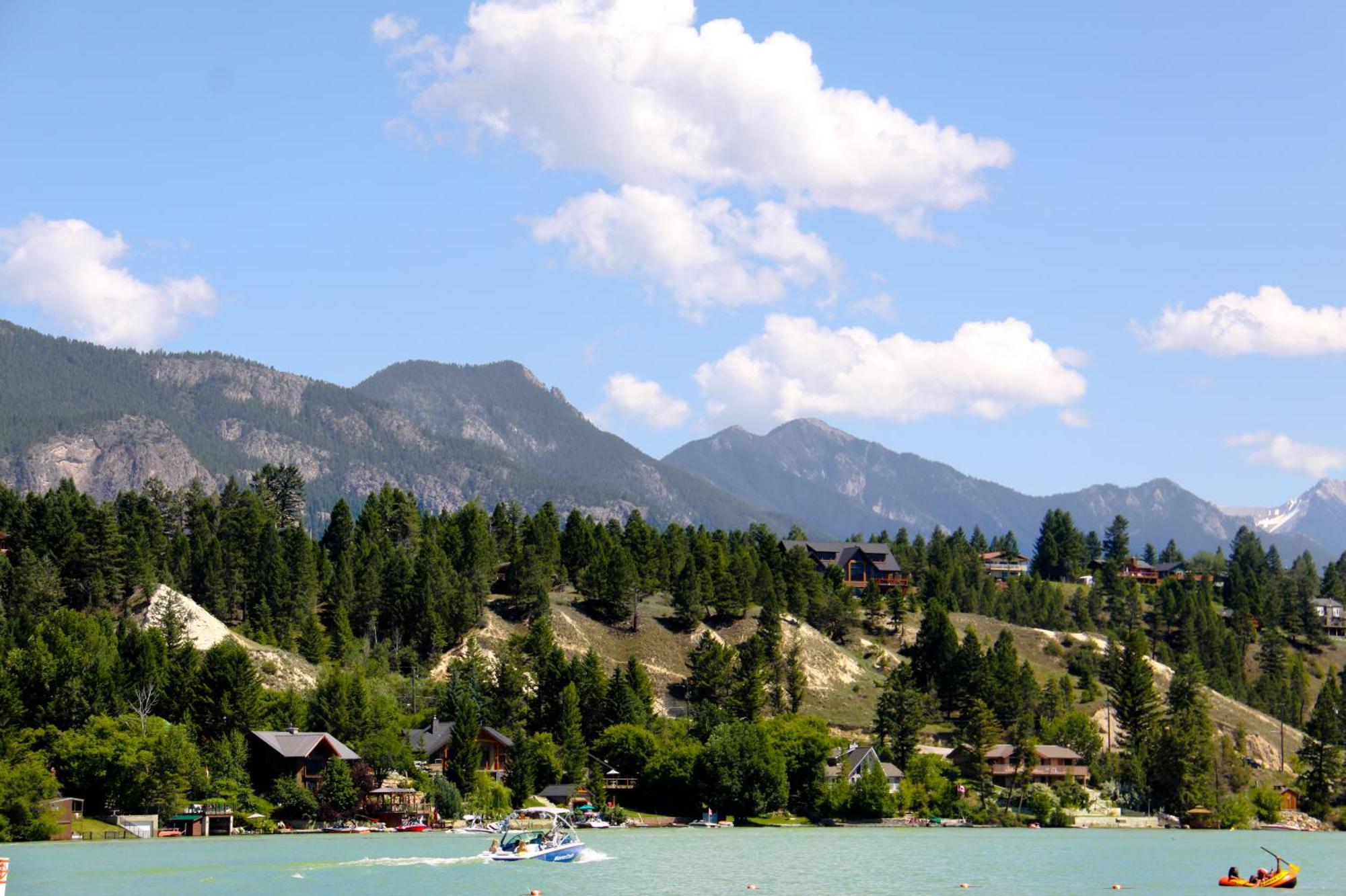 Crystal Springs Lodge Radium Hot Springs Exterior foto